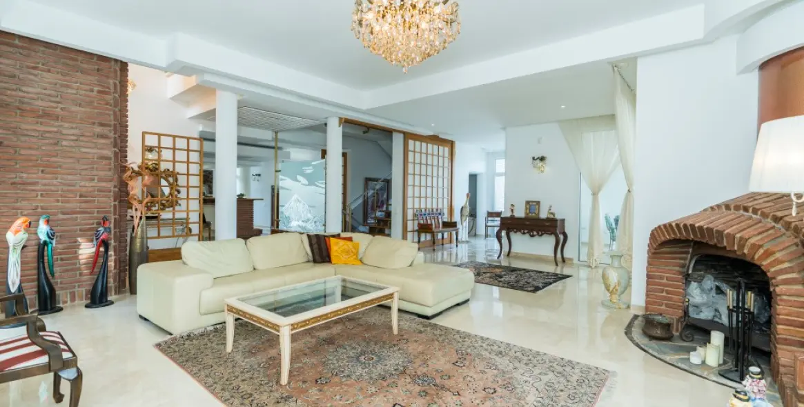 Venta de villa independiente en Marbella East (distrito La Mairena) 4