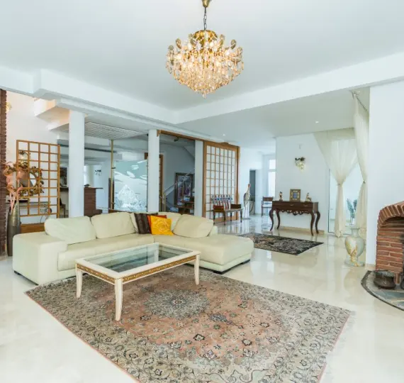 Villa independiente R3549622