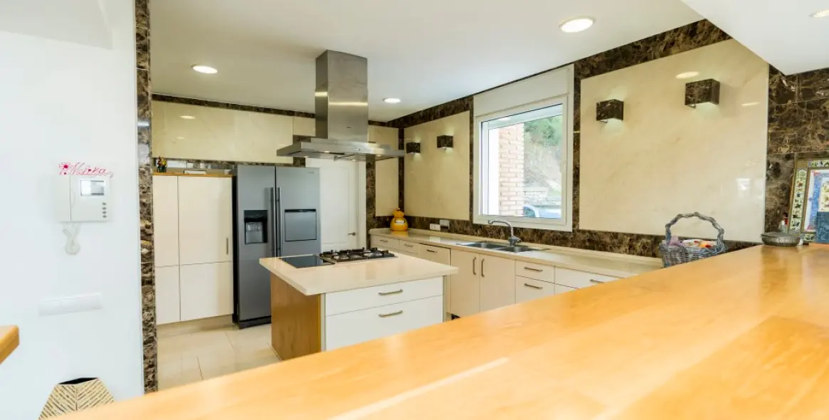 Venta de villa independiente en Marbella East (distrito La Mairena) 5