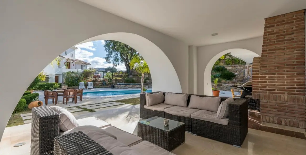 Venta de villa independiente en Marbella East (distrito La Mairena) 6