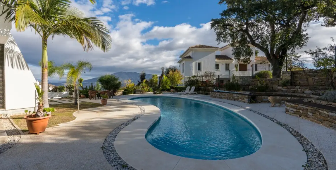 Продажа  отдельно стоящей виллы в La Mairena 26