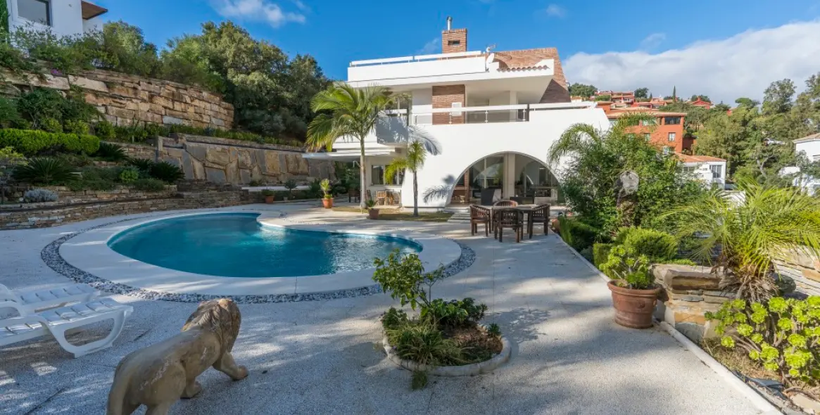 Продажа  отдельно стоящей виллы в La Mairena 30