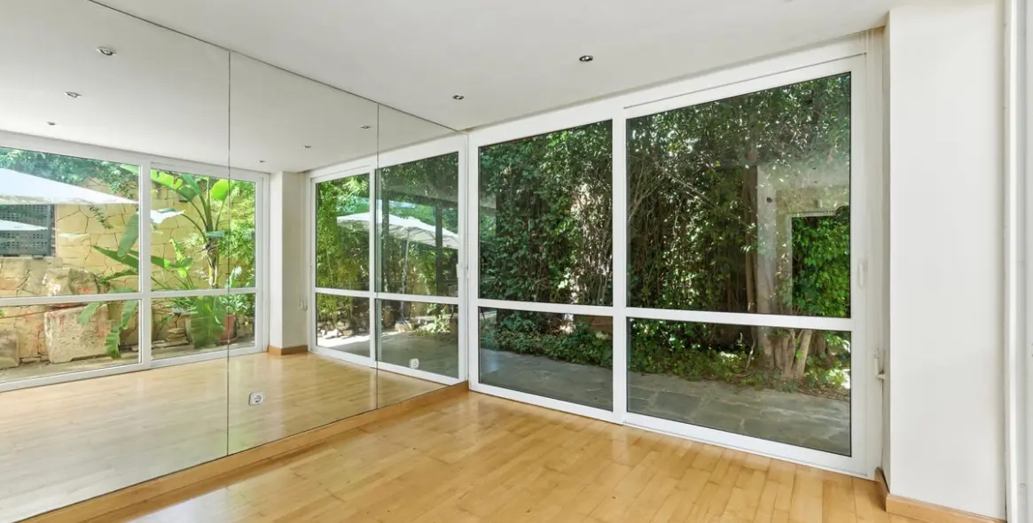 Sale of detached villa in Marbella 24