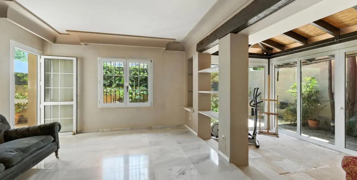 Sale of detached villa in Marbella 26