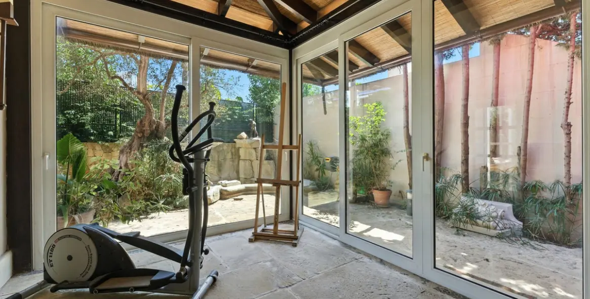 Sale of detached villa in Marbella 28
