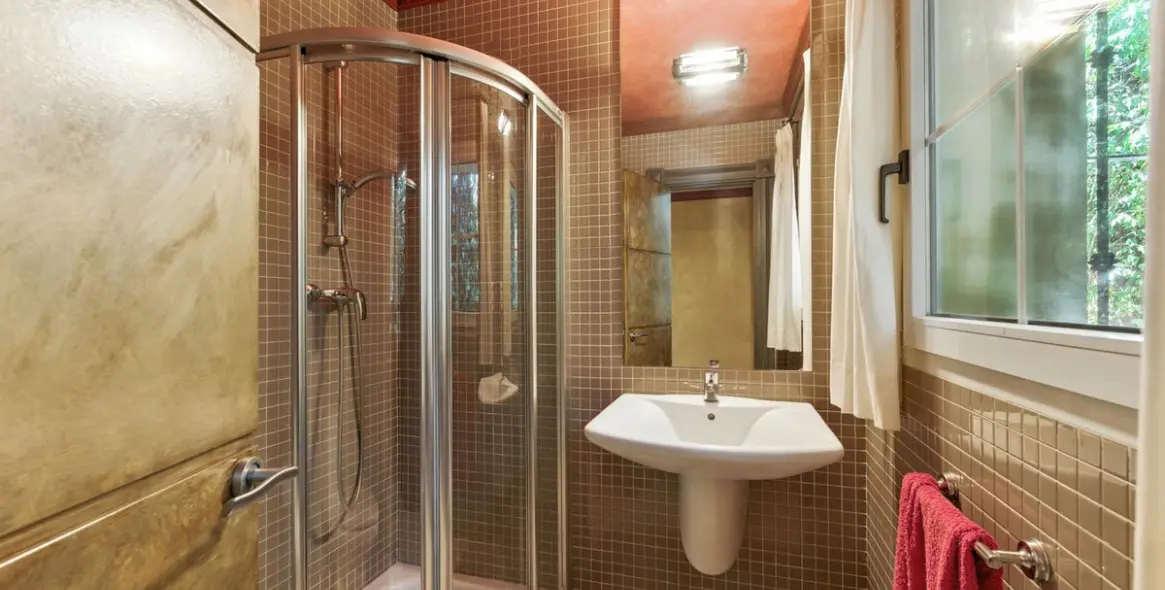 Sale of detached villa in Marbella 43