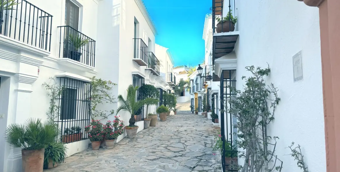 Продажа дома на две семьи в Marbella 3