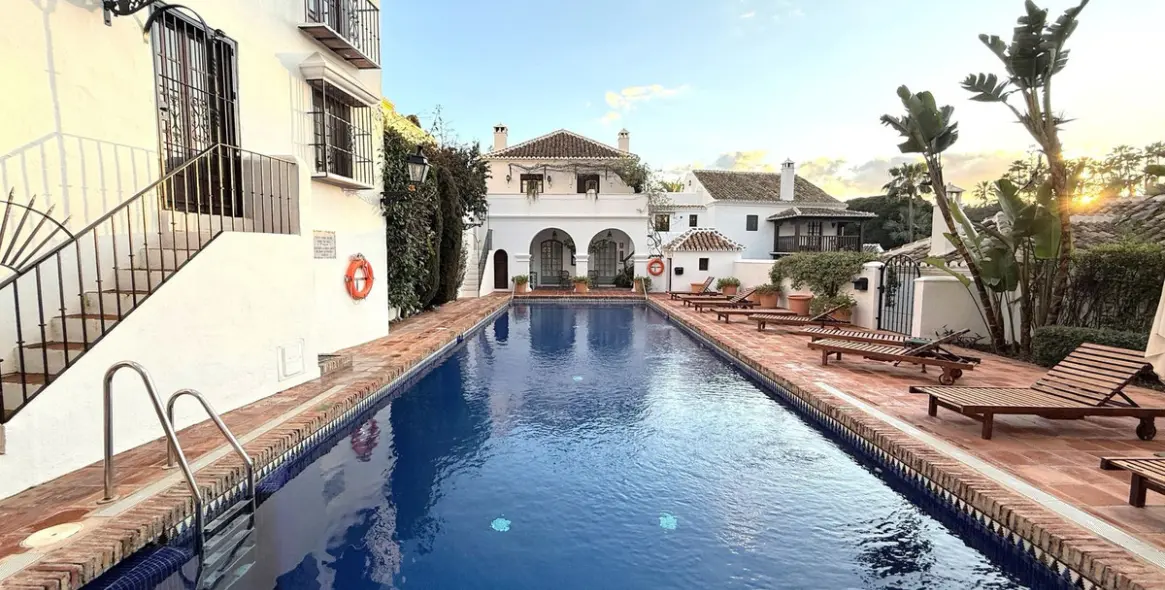 Sale of semi-detached house in Marbella 10