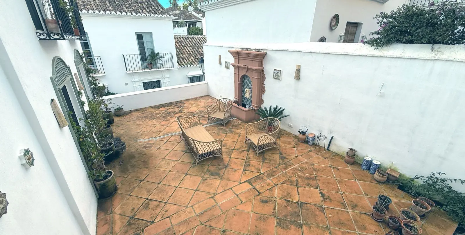 Продажа дома на две семьи в Marbella 8