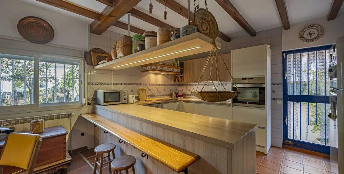 Продажа  отдельно стоящей виллы в The Golden Mile 8