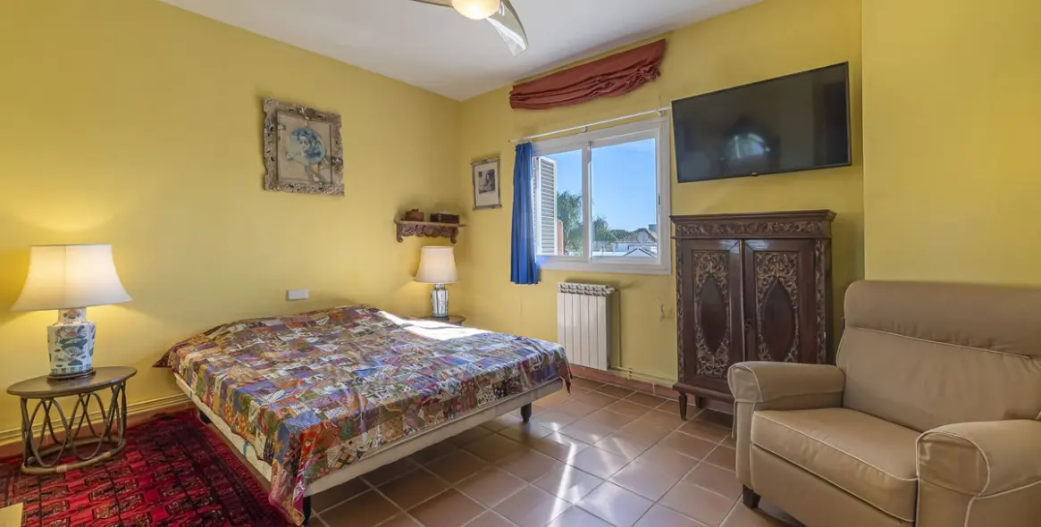 Продажа  отдельно стоящей виллы в The Golden Mile 12