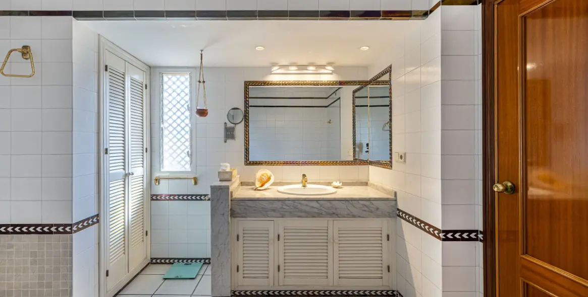 Продажа  отдельно стоящей виллы в The Golden Mile 13