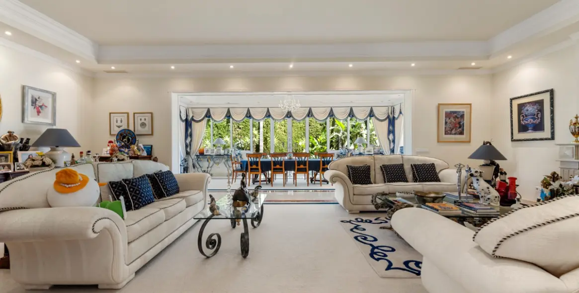 Продажа  отдельно стоящей виллы в Benahavís 2