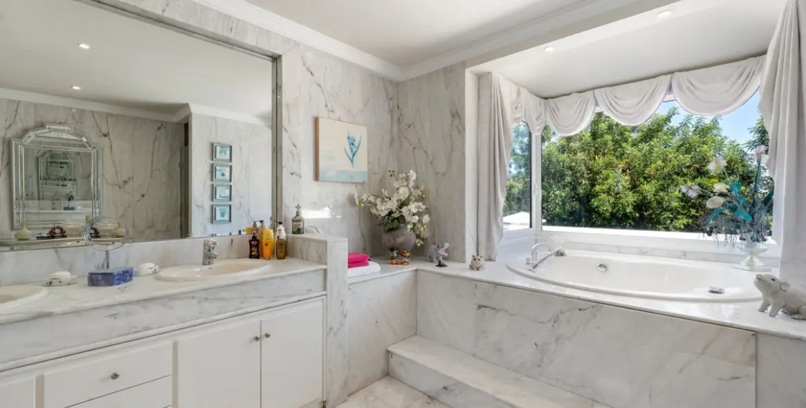 Продажа  отдельно стоящей виллы в Benahavís 7