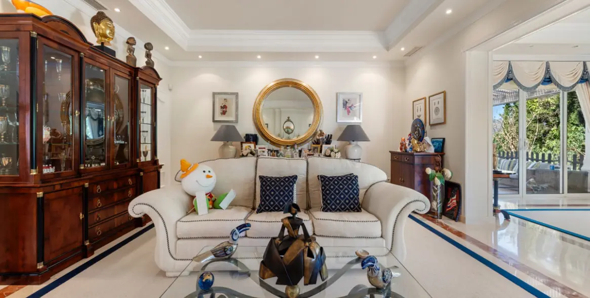 Продажа  отдельно стоящей виллы в Benahavís 19