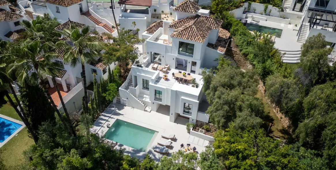 Продажа  отдельно стоящей виллы в Nueva Andalucía 1