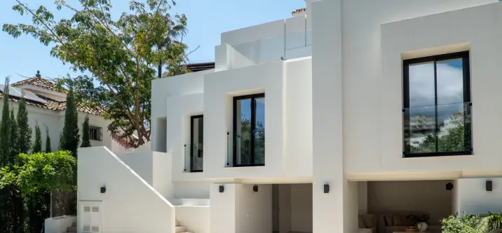 Venta de villa independiente en Nueva Andalucía 1