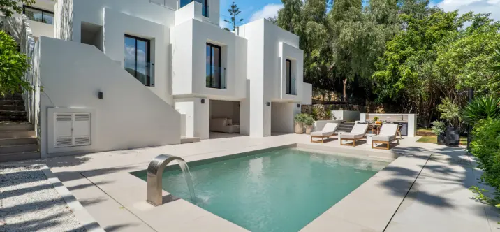 Venta de villa independiente en Nueva Andalucía 2