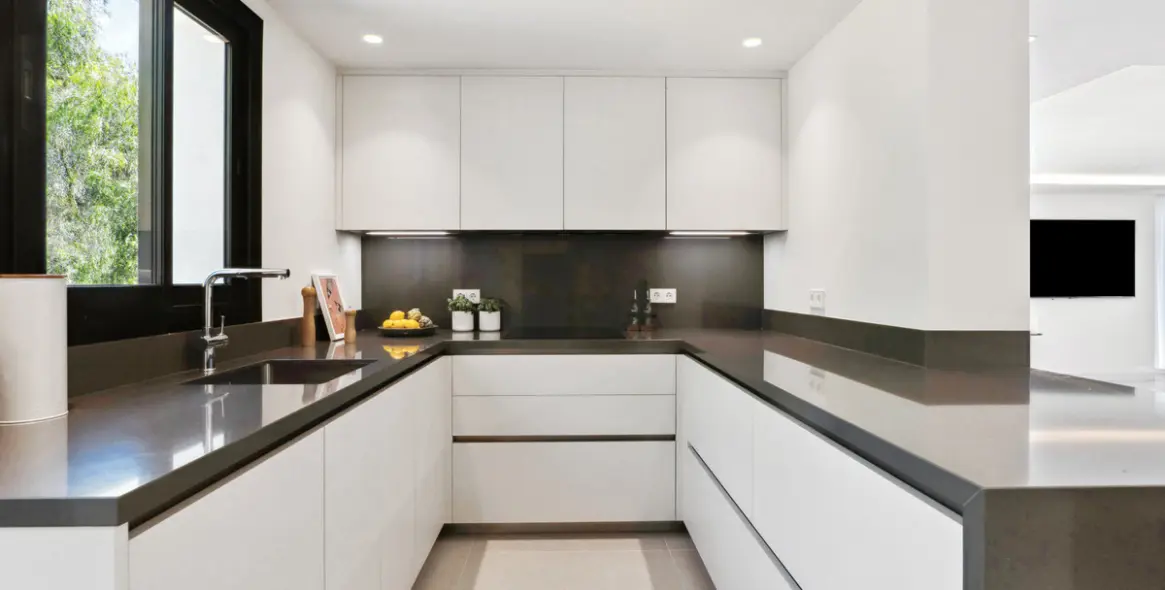 Продажа  отдельно стоящей виллы в Nueva Andalucía 9