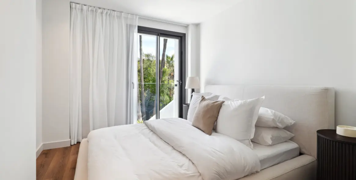 Продажа  отдельно стоящей виллы в Nueva Andalucía 11