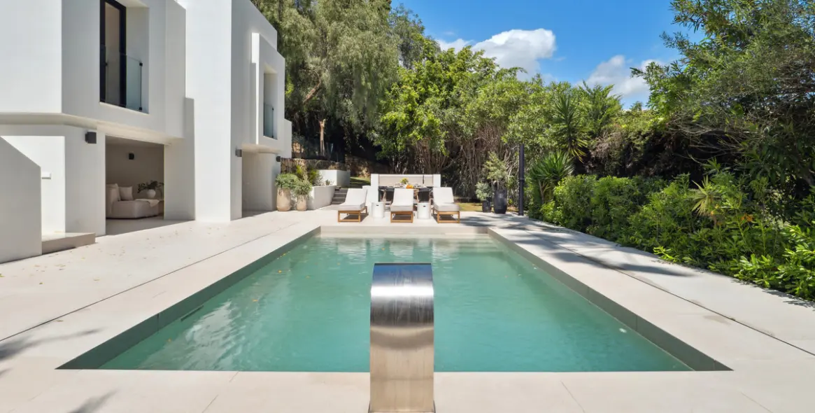 Продажа  отдельно стоящей виллы в Nueva Andalucía 21