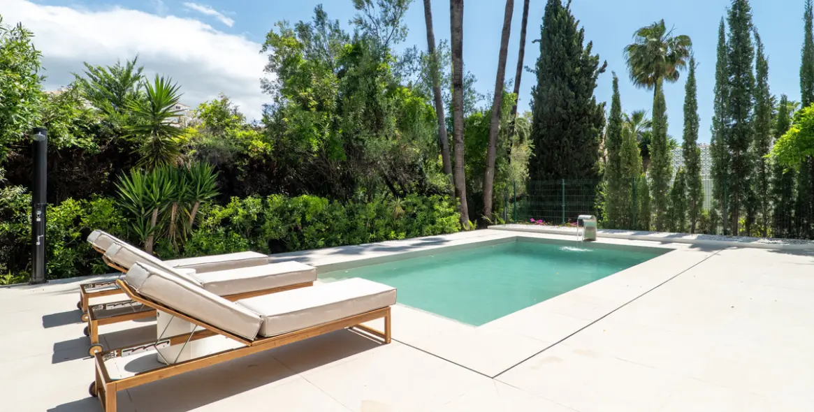 Продажа  отдельно стоящей виллы в Nueva Andalucía 22