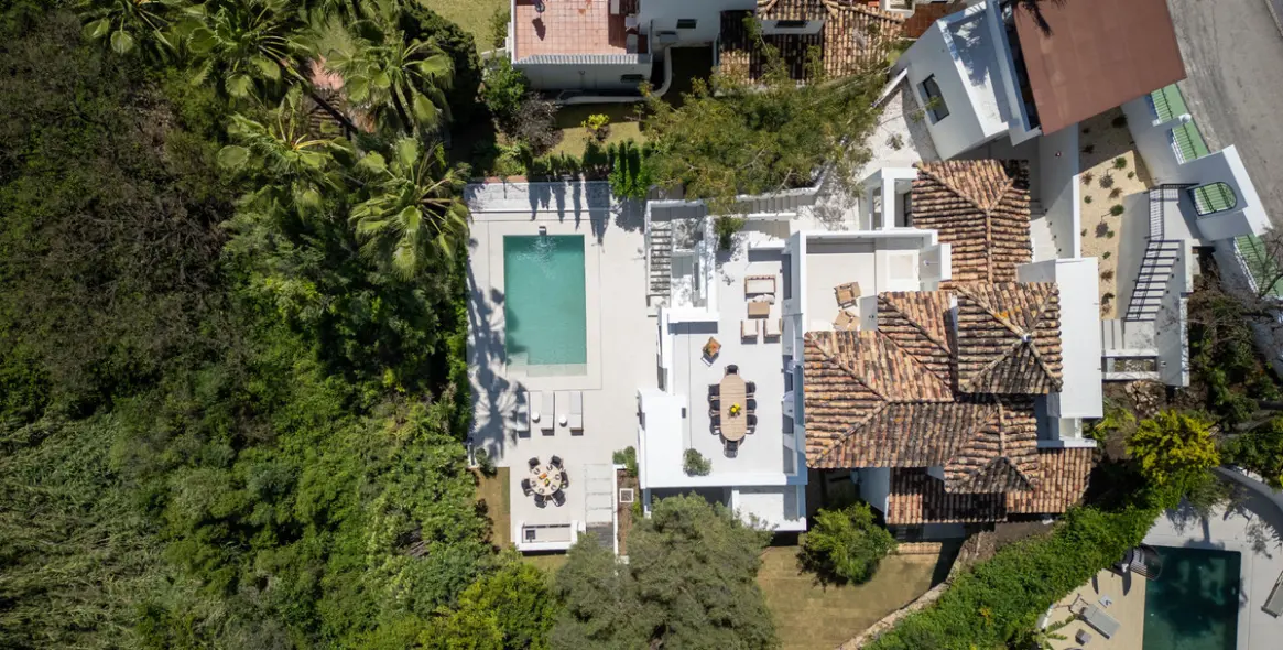 Продажа  отдельно стоящей виллы в Nueva Andalucía 28