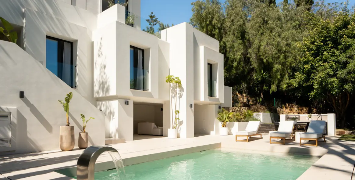 Sale of detached villa in Nueva Andalucía 30