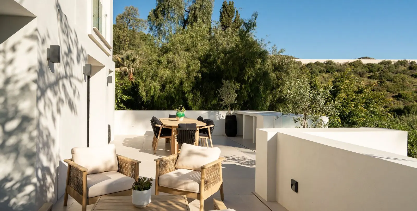 Продажа  отдельно стоящей виллы в Nueva Andalucía 27