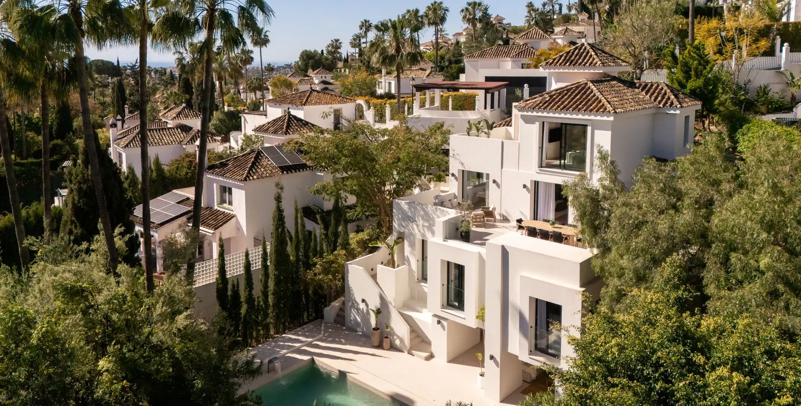 Продажа  отдельно стоящей виллы в Nueva Andalucía 33
