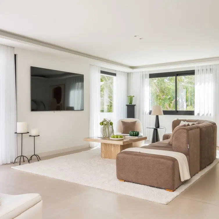 Sale of detached villa in Nueva Andalucía