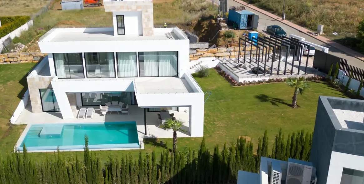 Продажа  отдельно стоящей виллы в Valle Romano 25