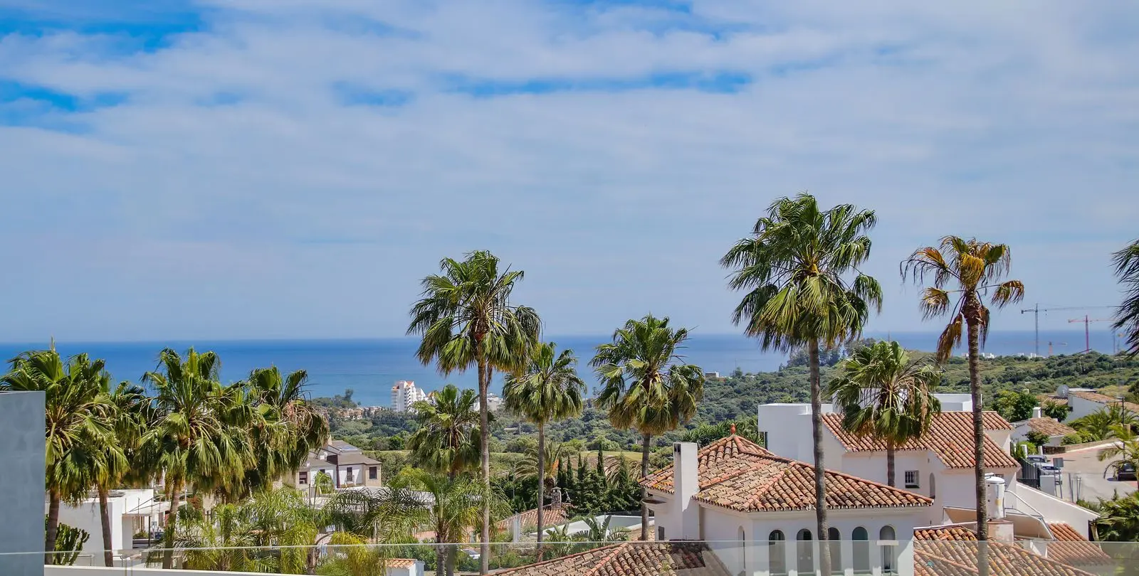 Продажа  отдельно стоящей виллы в Estepona 2