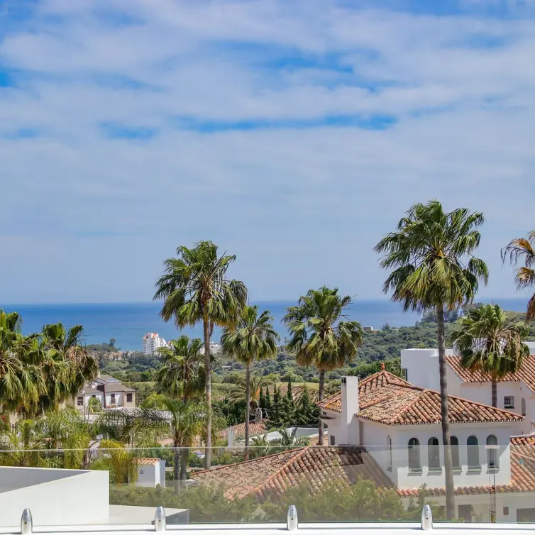 Продажа  отдельно стоящей виллы в Estepona