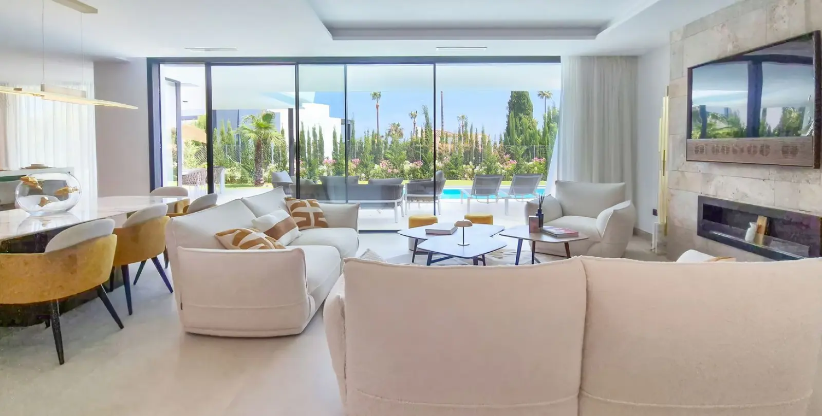 Продажа  отдельно стоящей виллы в Estepona 4
