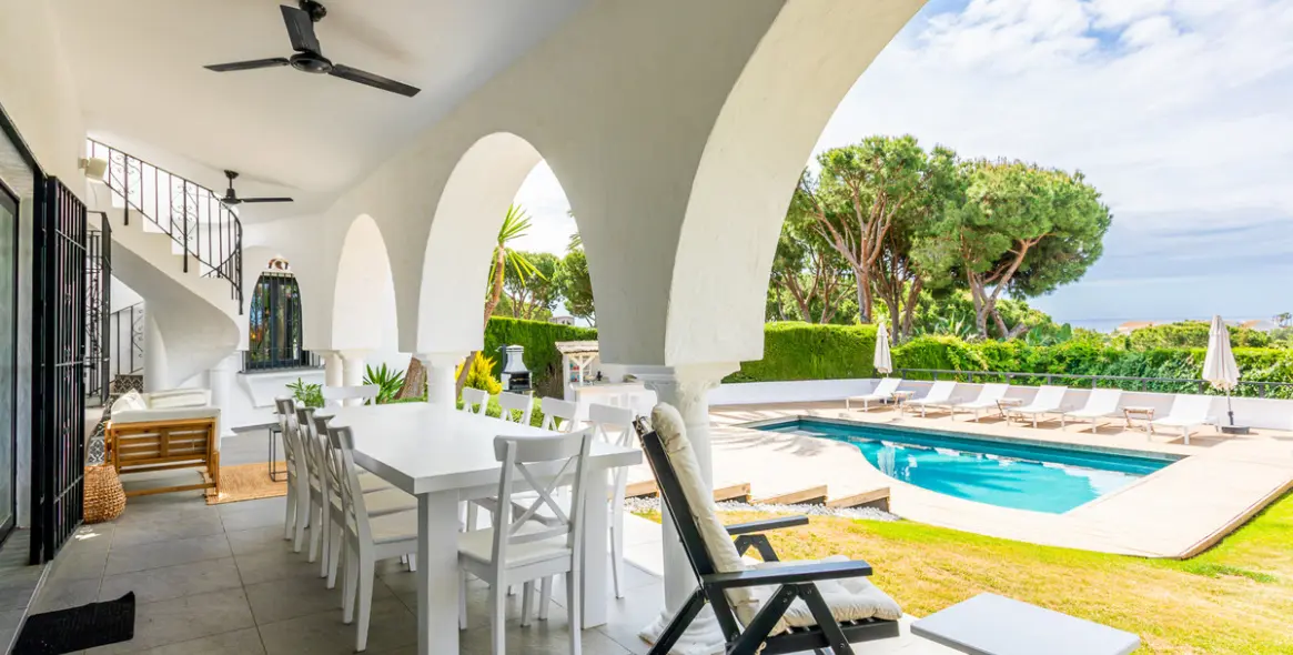 Продажа  отдельно стоящей виллы в Marbella East (район Hacienda Las Chapas) 7