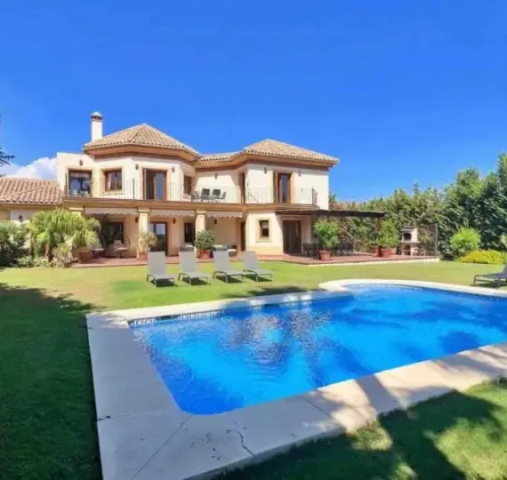 Venta de villa independiente en Los Flamingos