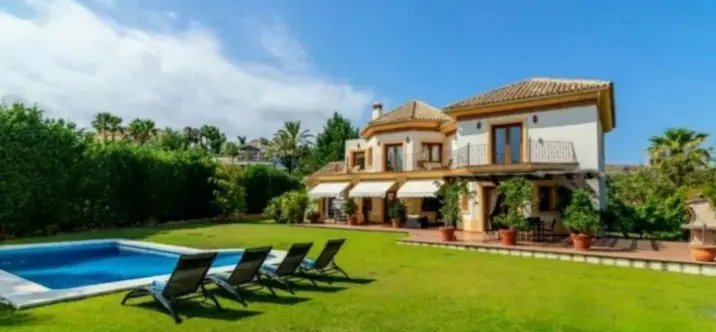 Venta de villa independiente en Los Flamingos 4