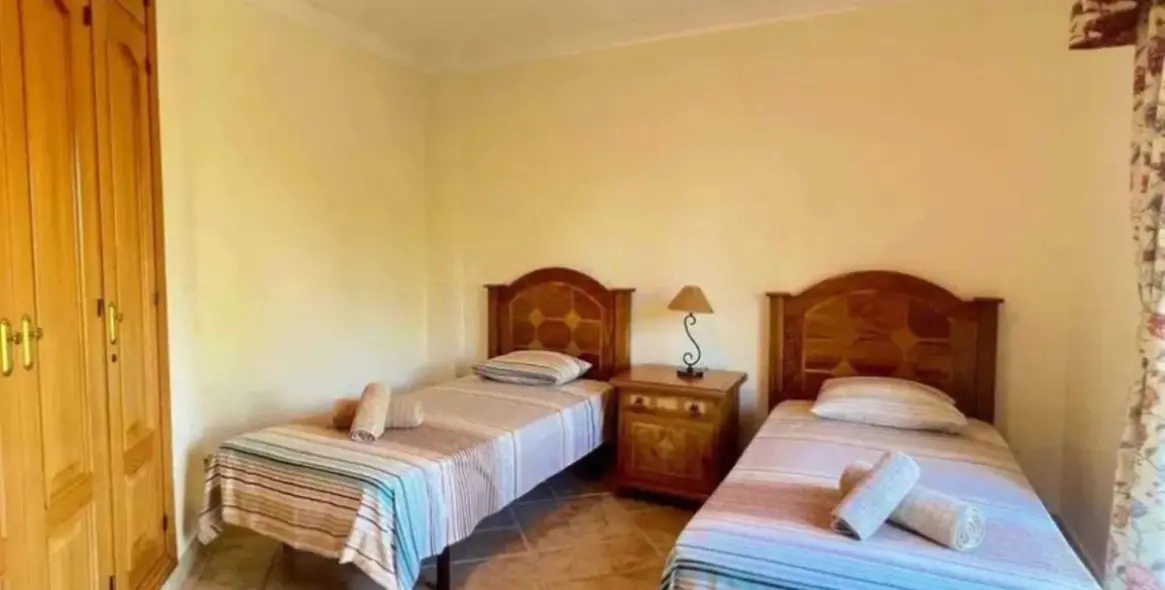 Продажа  отдельно стоящей виллы в Los Flamingos 11