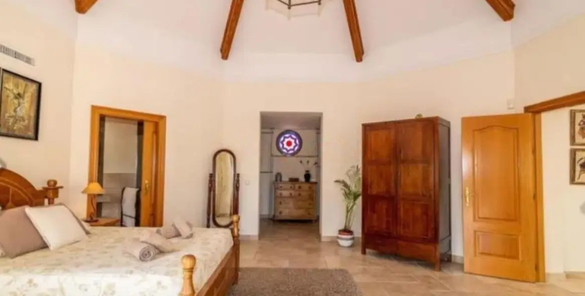 Продажа  отдельно стоящей виллы в Los Flamingos 16