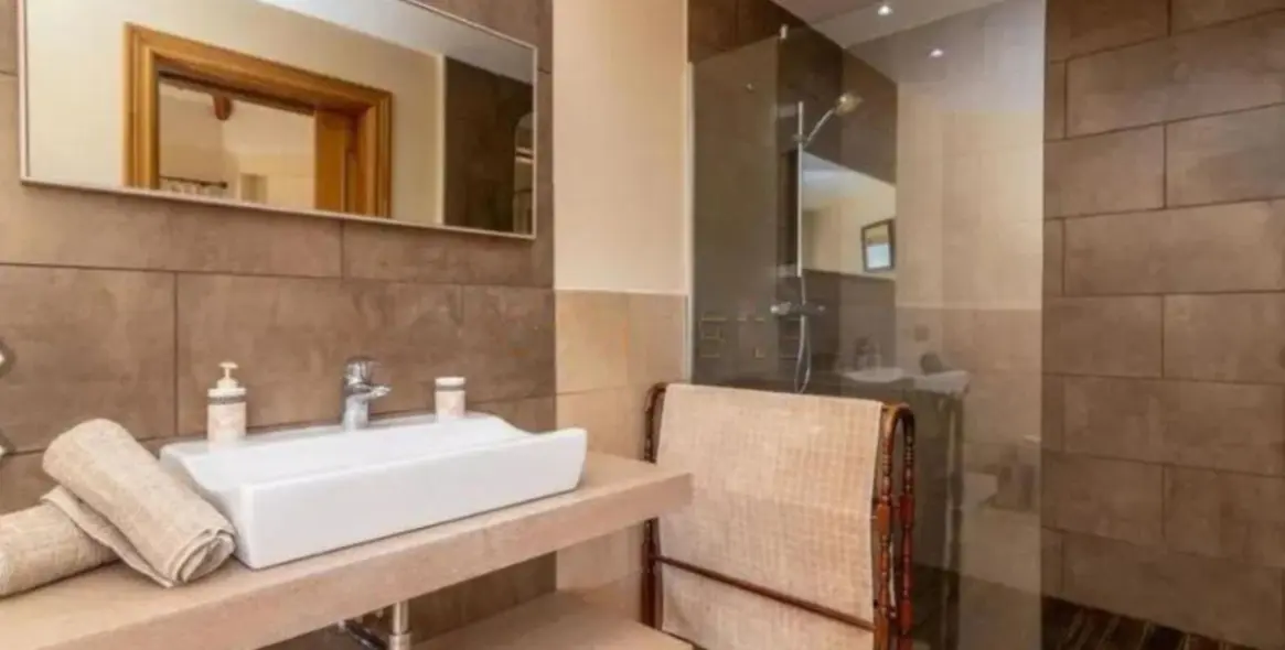 Продажа  отдельно стоящей виллы в Los Flamingos 17