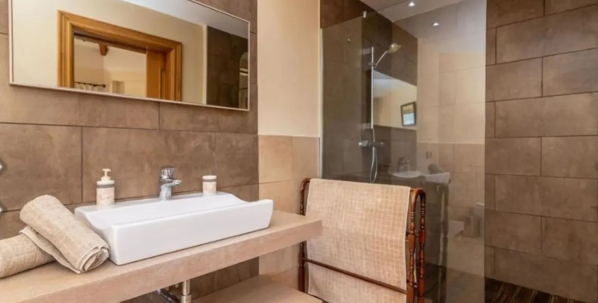 Продажа  отдельно стоящей виллы в Los Flamingos 19