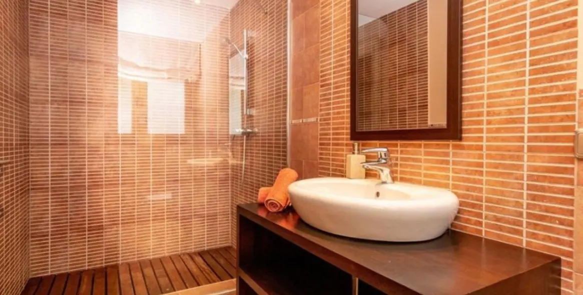 Продажа  отдельно стоящей виллы в Los Flamingos 20