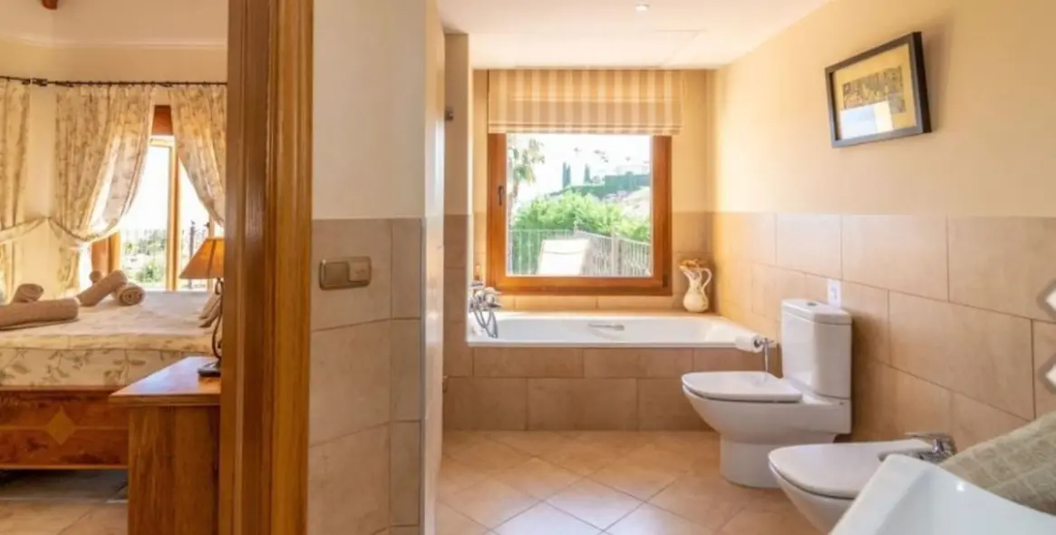 Продажа  отдельно стоящей виллы в Los Flamingos 21