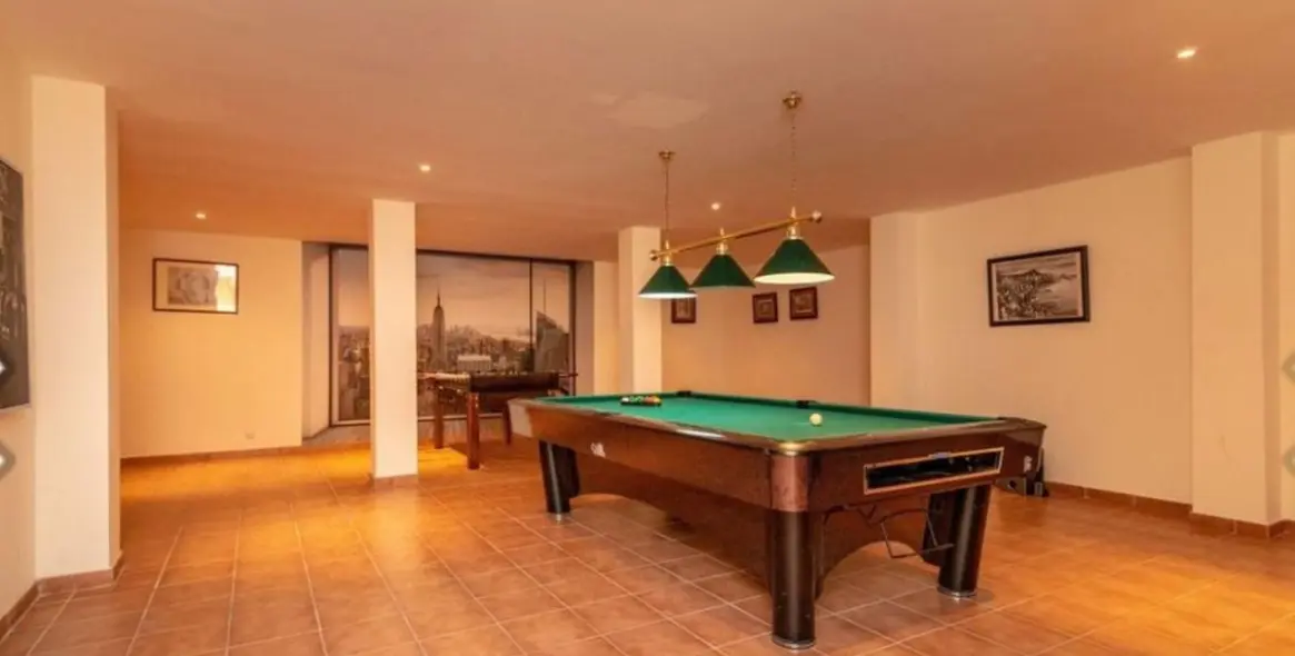 Продажа  отдельно стоящей виллы в Los Flamingos 25