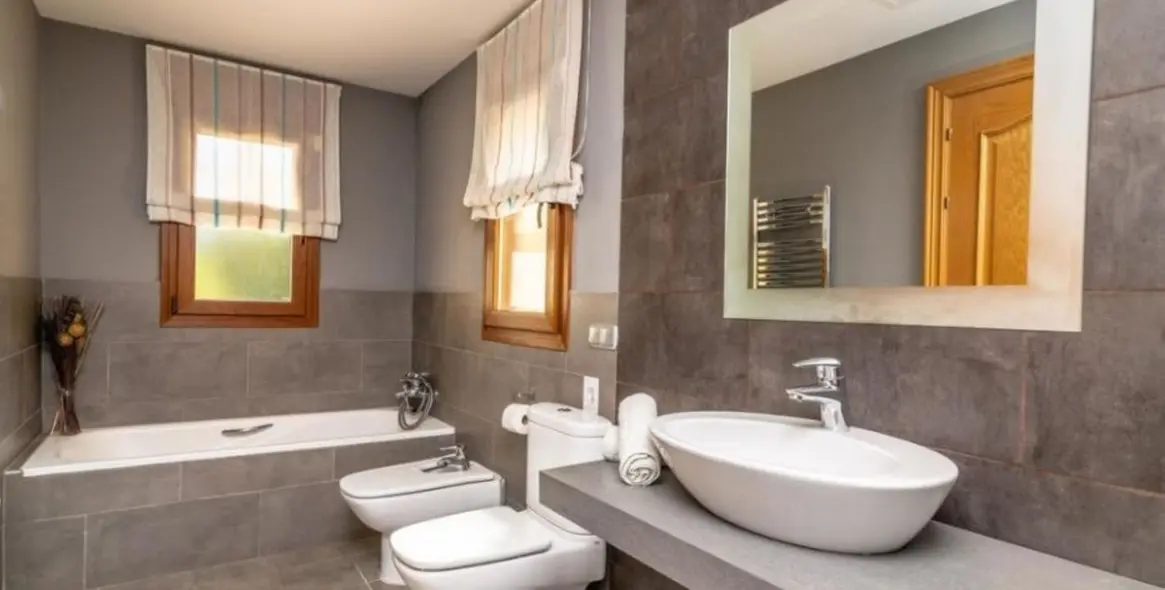 Продажа  отдельно стоящей виллы в Los Flamingos 38