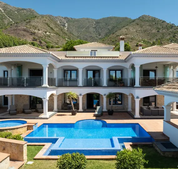 Sale of detached villa in Mijas