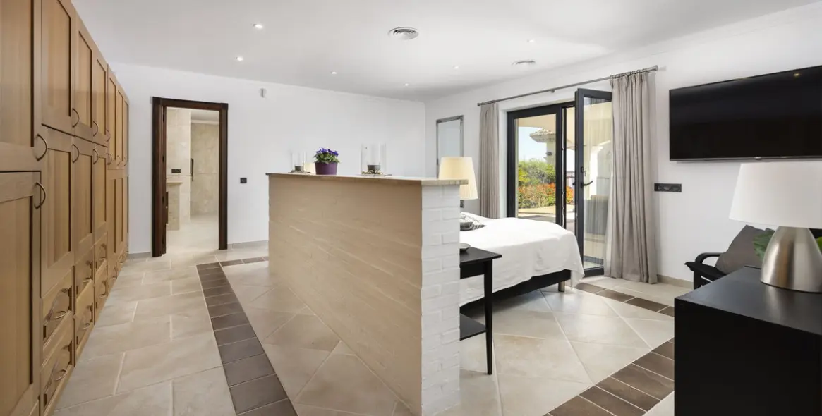 Sale of detached villa in Mijas 14