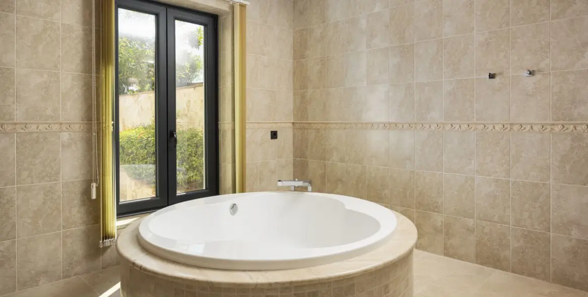 Sale of detached villa in Mijas 18