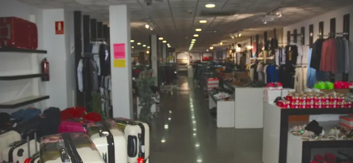 Продажа магазина в Estepona 3